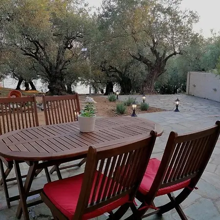 Christie's Ground Floor By The Sea