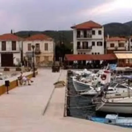 Dom wakacyjny Christie's Ground Floor By The Sea Kato Gatzea