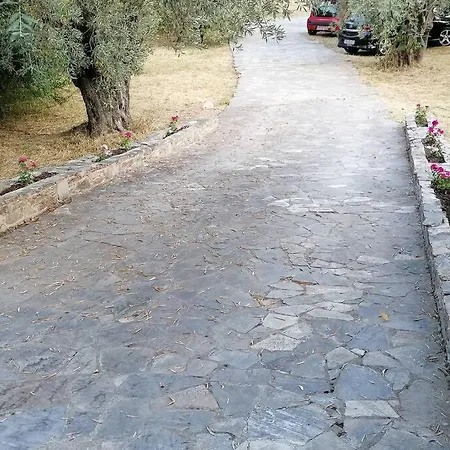 Christie's Ground Floor By The Sea Κάτω Γατζέα