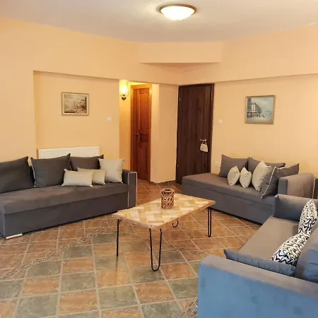 Christie's Ground Floor By The Sea Kato Gatzea