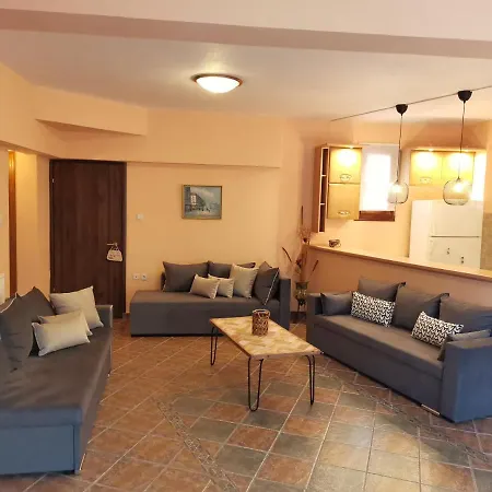 Christie's Ground Floor By The Sea Dom wakacyjny