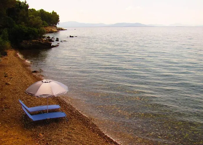 Christie's Ground Floor By The Sea * Kato Gatzea