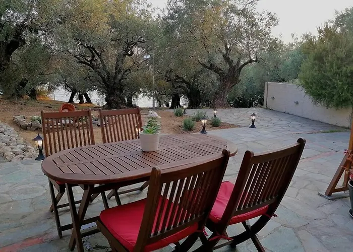 Christie's Ground Floor By The Sea