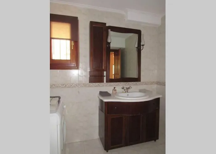 Holiday home Christie's Ground Floor By The Sea