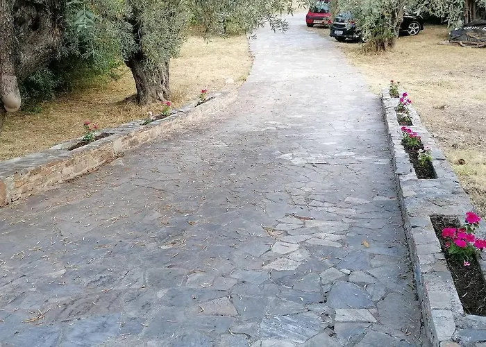 Christie's Ground Floor By The Sea Kato Gatzea