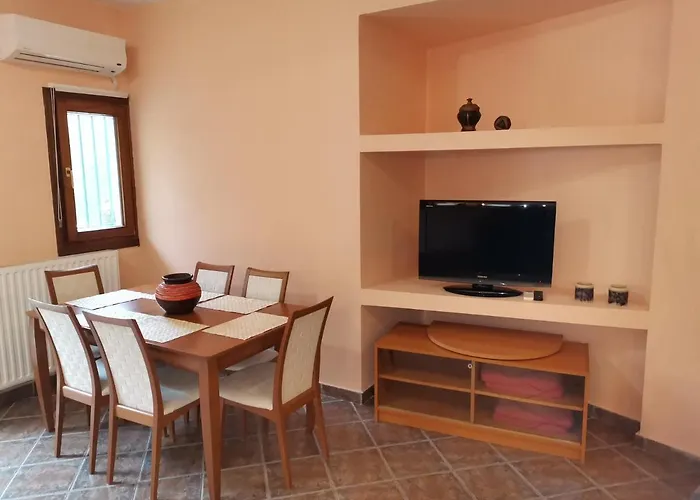 Holiday home Christie's Ground Floor By The Sea Kato Gatzea